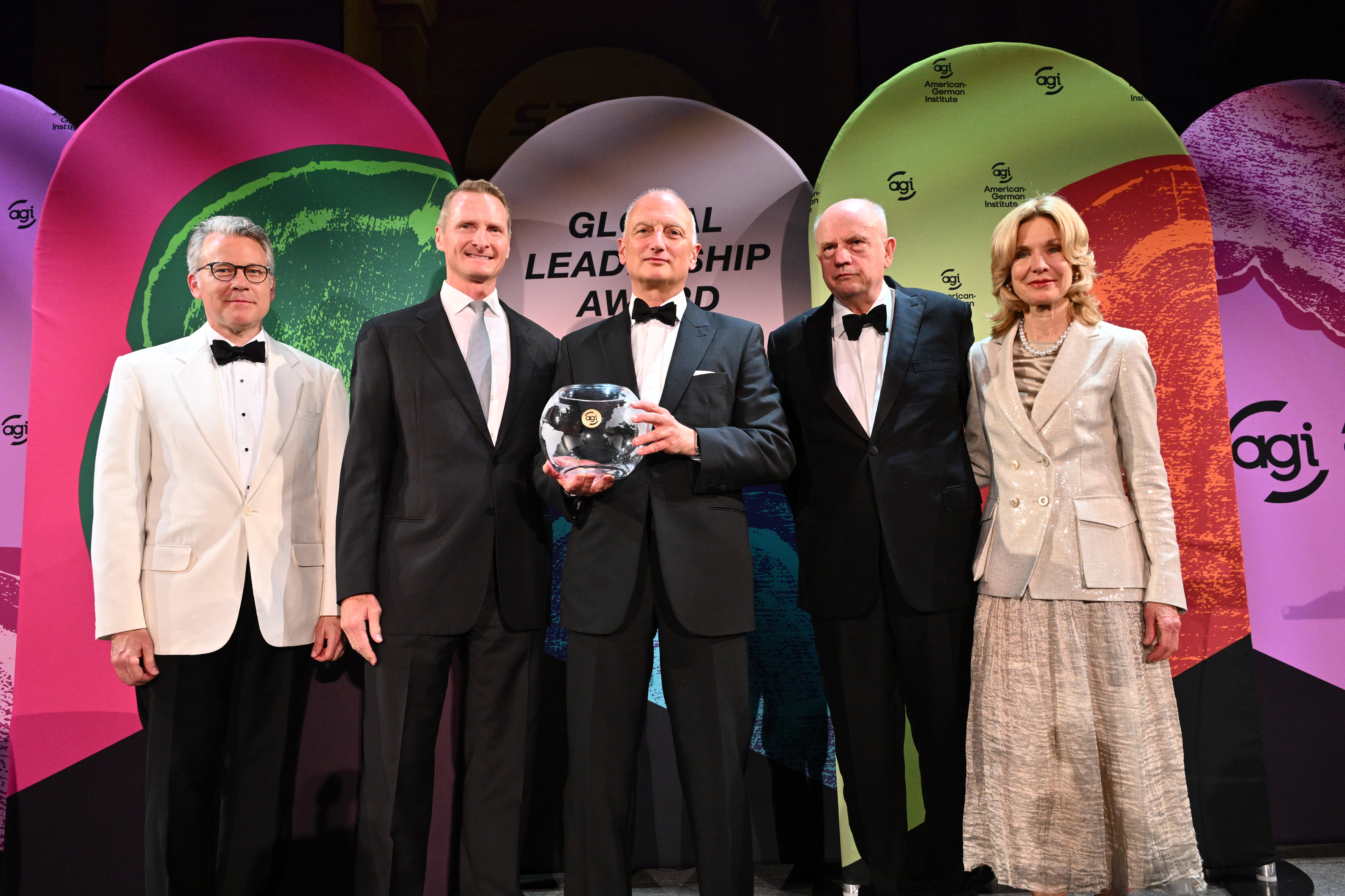 Dr. Nikolas Stihl receives Global Leadership Award